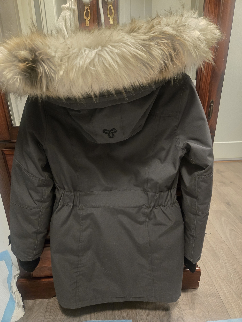 Aritzia Women's Parka Jacket with Faux Fur Trim - Grey - SMALL